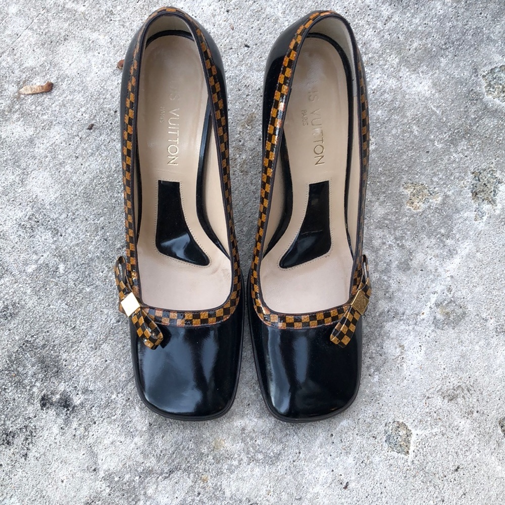 Louis Vuitton Veau Vernis Shine Pumo 10CM